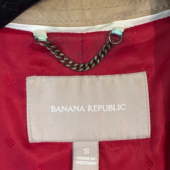 Banana Republic Flounce Hem Trench Coat | Red Lining | Size S - Picture 8 of 9